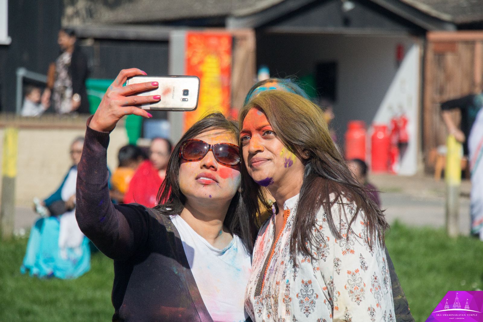 ©1987-2017 SKS Swaminarayan Temple East London